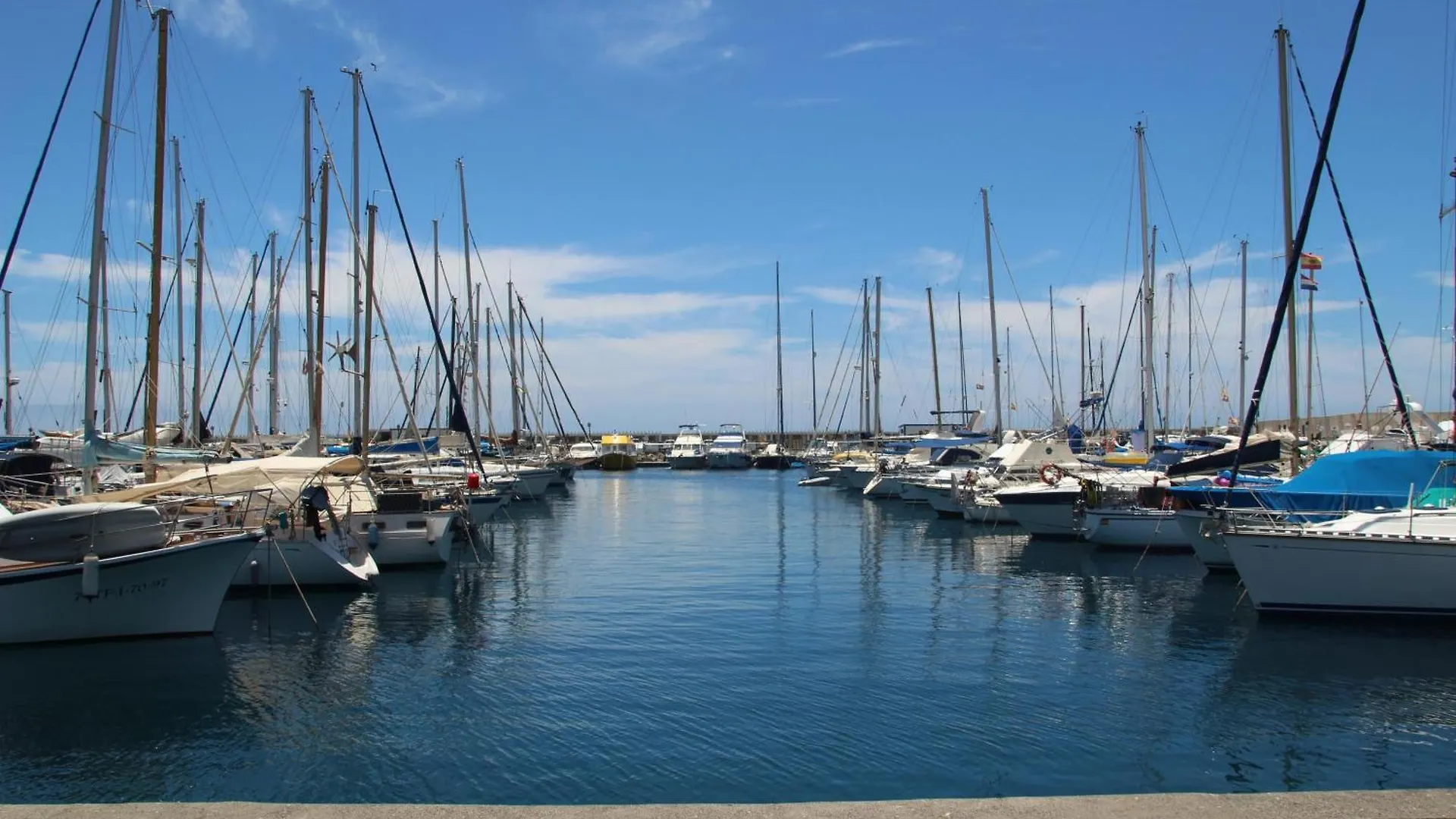 Sunstay Portview Marina Flat II 贝纳尔马德纳 公寓